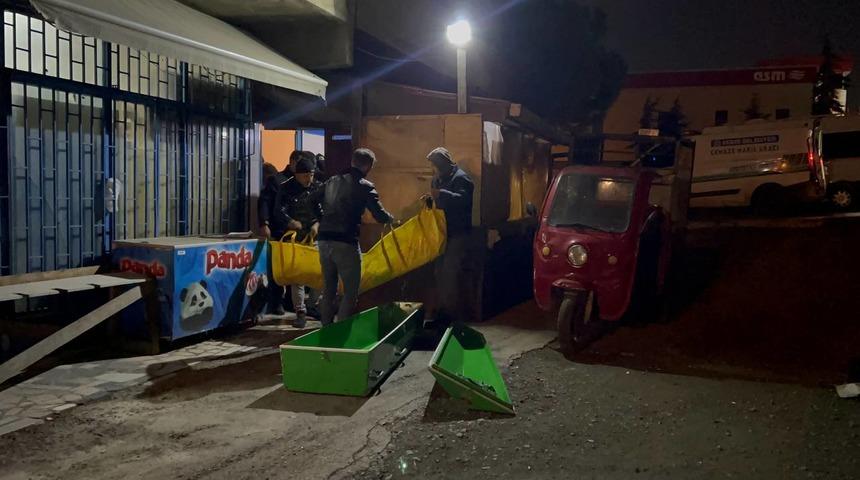 Kocaeli'de kağıt toplayıcısı genç evinde ölü bulundu