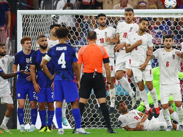 İran milli takımının elenmesini kutlayan bir kişi, başından vurularak öldürüldü!