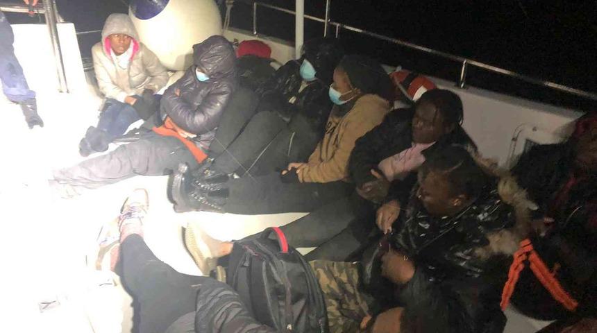 Aydın’da 16 düzensiz göçmen kurtarıldı