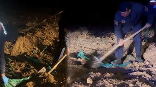 Jandarma gece yarısı tarlaya girip küreklerle kazdı! Hepsi toprağın altından çıktı