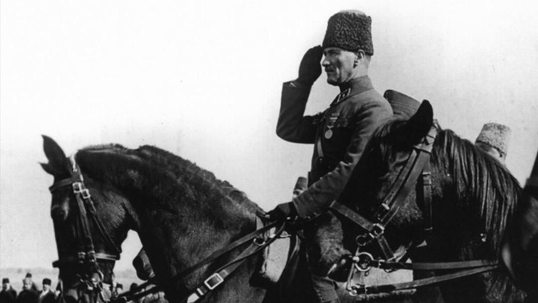 Genelkurmay arşivinden &ccedil;ıktı! İşte Atat&uuml;rk'&uuml;n az bilinen fotoğrafları