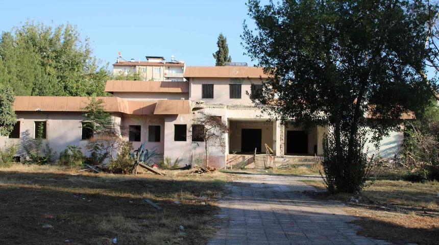 Bir zamanlar binlerce kişi ziyaret ediyordu, şimdi harabeye döndü