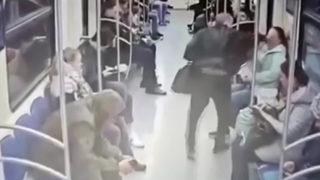 Yer: Rusya... Metroda telefonla konuşan kadın dehşeti yaşadı!