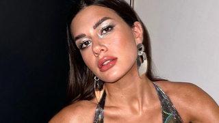 Sibil Çetinkaya göğüs dekolteli pozuyla takipçilerini büyüledi ''Kendall getir götürünü yapar''