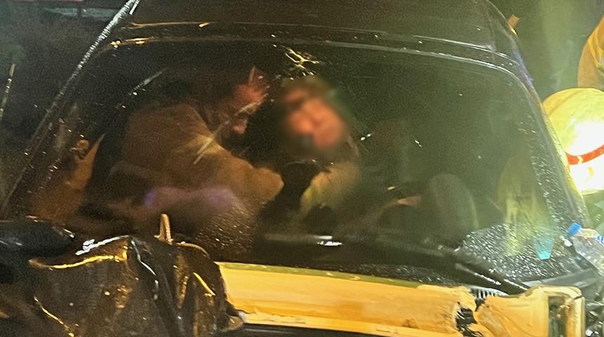 Anne-kızın yolculuğu kötü bitti! İki araca çarptılar... 'Şoktayım hala'