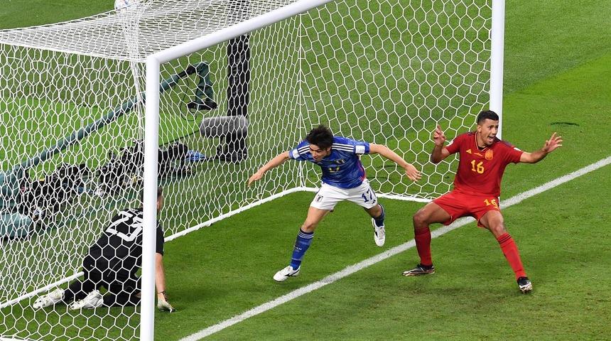 Son dakika: Dünya Kupası'nın en büyük sürprizlerinden biri! İlk maçta Almanya'yı deviren Japonya bu kez bir diğer favori İspanya'yı da yıktı...