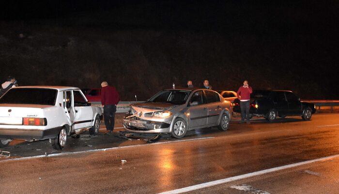 Kırıkkale-Ankara kara yolunda zincirleme trafik kazası: 3 yaralı