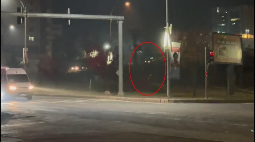 Elazığ'da hareketli anlar! Alkollü sürücü, emniyet binasına otomobiliyle girmeye çalıştı