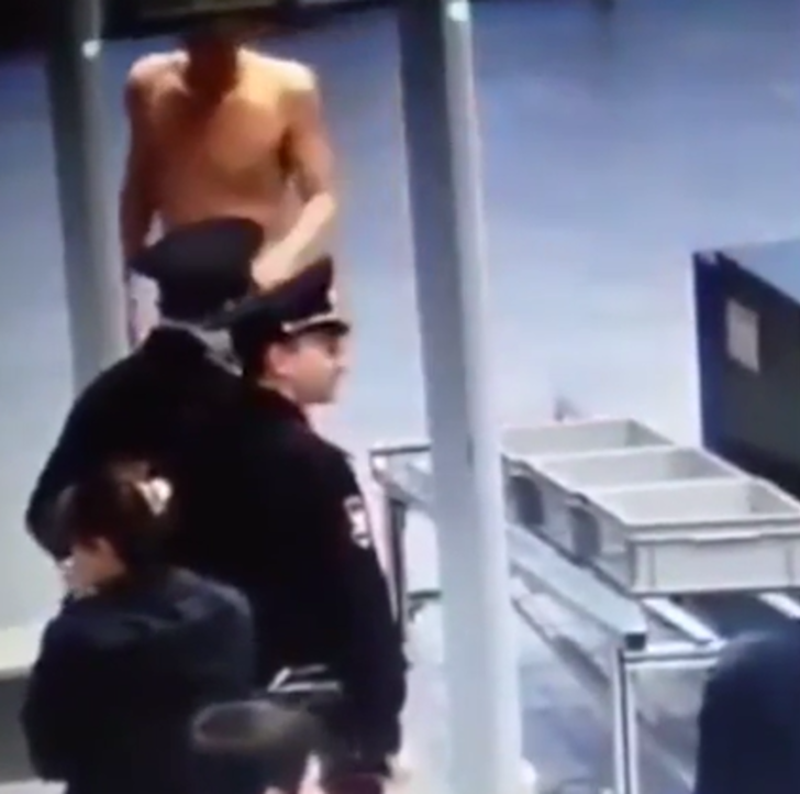 Güvenlik önlemleri canından bezdirdi! Sonunda havalimanındaki X-ray cihazından çırılçıplak geçti G3