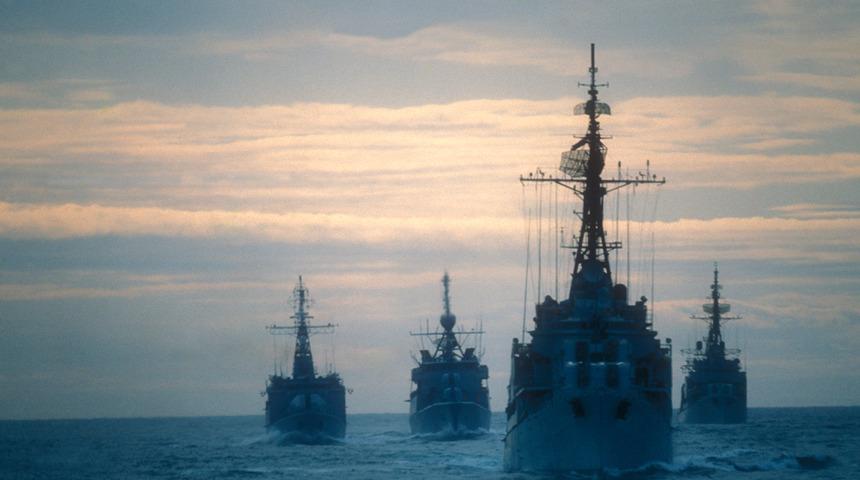 Türkiye'nin yanı başında yeni kriz! Irak'a ait savaş gemileri Kuveyt karasularına girdi