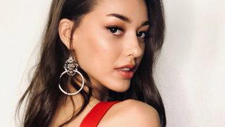 Dilan Çiçek Deniz sütyensiz pozuyla Instagram'ı salladı! Transparan eteğine bir bakan yine baktı