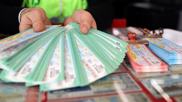 YILBAŞI BİLETİ FİYATLARI 2024! Çeyrek, yarım, tam yılbaşı bileti ne kadar, kaç TL? İşte Milli Piyango büyük ikramiye miktarı!