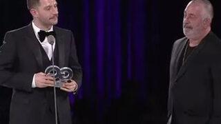 Uraz Kaygılaroğlu sahnede arkadaşı Cem Yılmaz'ın tavrından rahatsız oldu! Herkesin önünde uyardı