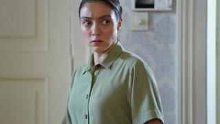 Yılın kadını olan Merve Dizdar'dan cesur seçim! Gömleğinin düğmelerini açtı