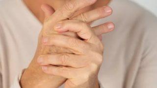 Hemen deneyin! Küçük parmağınızda bu hareketi yapamıyorsanız inme ve alzheimer riski ile karşı karşıyasınız