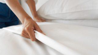 Çarşaflarınız tertemiz kokacak! Çamaşır makinesine kesinlikle ekleyin