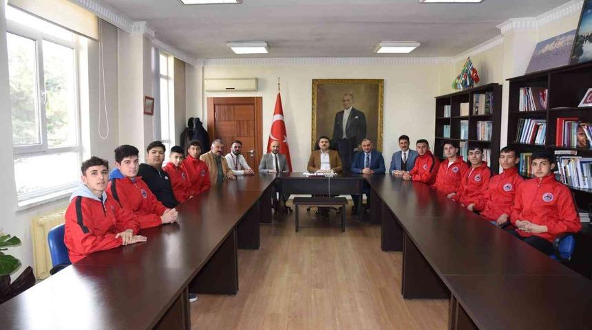 Kayseri’nin ilk ve tek ragbi takımı, ilçe protokolü ile bir araya geldi