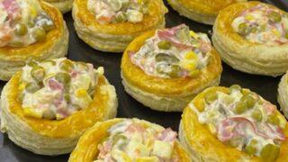 Zuhal Topal'la Yemekteyiz İtalyan salatalı volovan tarifi! Görünüşüyle hayran bırakan İtalyan salatalı volovan nasıl yapılır?