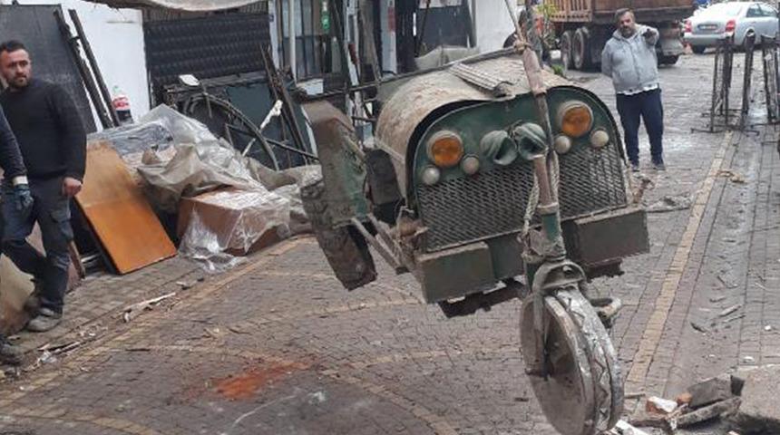 Yıkılan binadan çıktı! Eski milletvekiline ait... Ailesi ne yapacaklarını düşünüyor