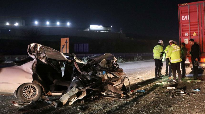 TAG otoyolunda feci kaza! Ortalık savaş alanına döndü: Ölü ve yaralılar var