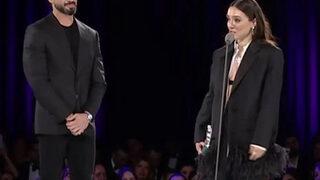 Bergüzar Korel'den 'Yılın Kadını' seçilen Merve Dizdar'a tebrik 