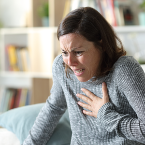 Yüzlerce kişi kalp krizi geçirmeden önce aynı hatayı yaptığını belirtti! Kalp krizi riskini dört kat artırıyor