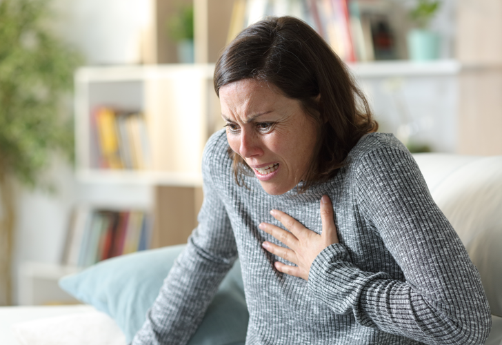 Yüzlerce kişi kalp krizi geçirmeden önce aynı hatayı yaptığını belirtti! Kalp krizi riskini dört kat artırıyor