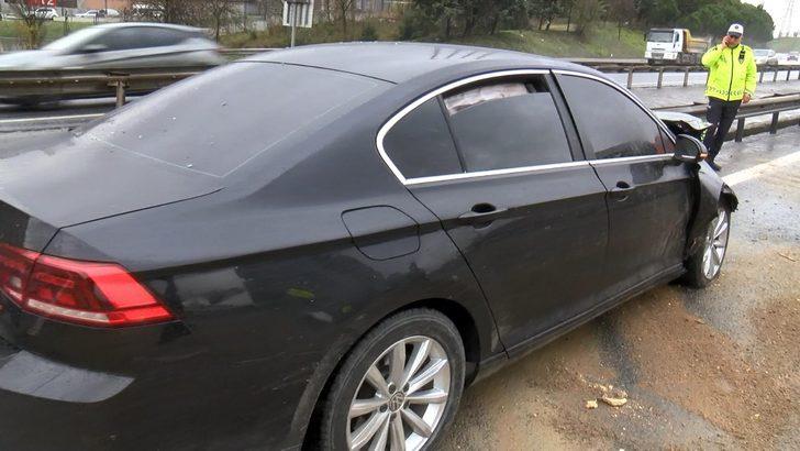 İstanbul'da korkunç kaza! Gören inanamadı, otomobil ikiye bölündü G3