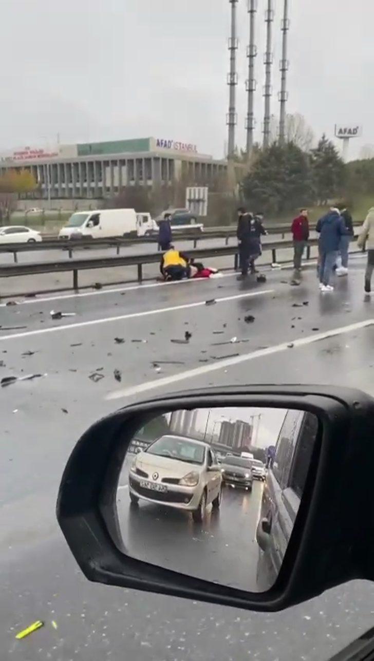 İstanbul'da korkunç kaza! Gören inanamadı, otomobil ikiye bölündü G5