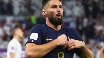 Fransa ilk yarıyı 1-0 önde kapattı, 44'te sahneye çıkan Giroud tarih yazdı! Thierry Henry...