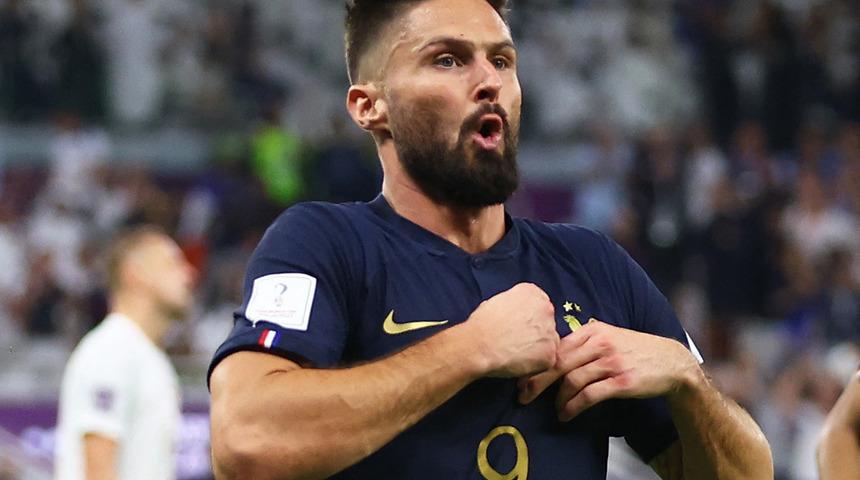 Fransa ilk yarıyı 1-0 önde kapattı, 44'te sahneye çıkan Giroud tarih yazdı! Thierry Henry...