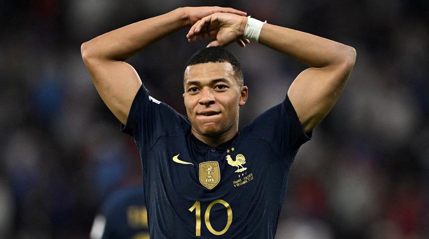 Kylian Mbappe, Polonya maçından sonra yaptığı hareketle 10 bin 200 euro ceza aldı!