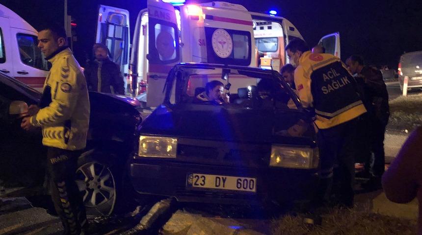 Sakarya'daki trafik kazasında 3 kişi yaralandı