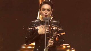 Ezgi Mola, Altın Kelebek’teki konuşmasıyla gündem oldu! Milletvekillerine seslendi