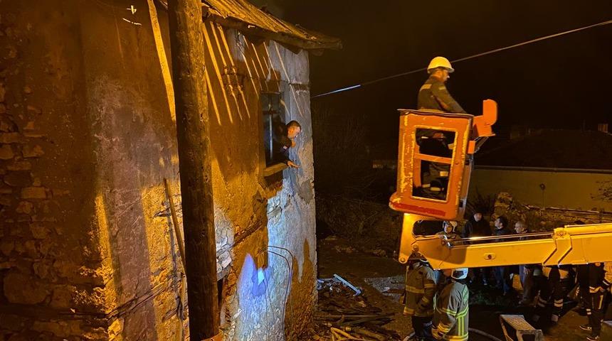 Balıkesir'de bir evde çıkan yangında yaşlı kadın hayatını kaybetti