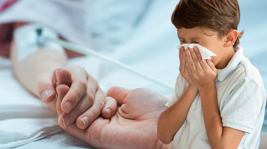 Aşısı yok okullardan bulaşıyor... Sinsi bakteri çocukları hedef alıyor, 3 ayda 6 çocuğu öldürdü!