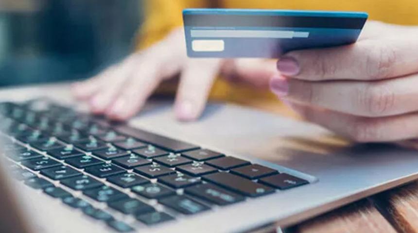 Yorumlardaki gariplik dikkatlerden kaçmadı; yemek sipariş edenler isyan etti! Uygulamaya o işlev gelince restoranın foyası ortaya çıktı