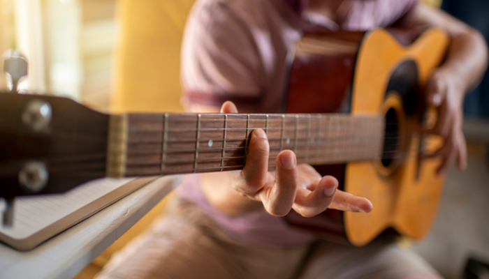 Gitarının tellerini yenilemek isteyenler için en iyi klasik gitar telleri