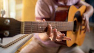 Gitarının tellerini yenilemek isteyenler için en iyi klasik gitar telleri