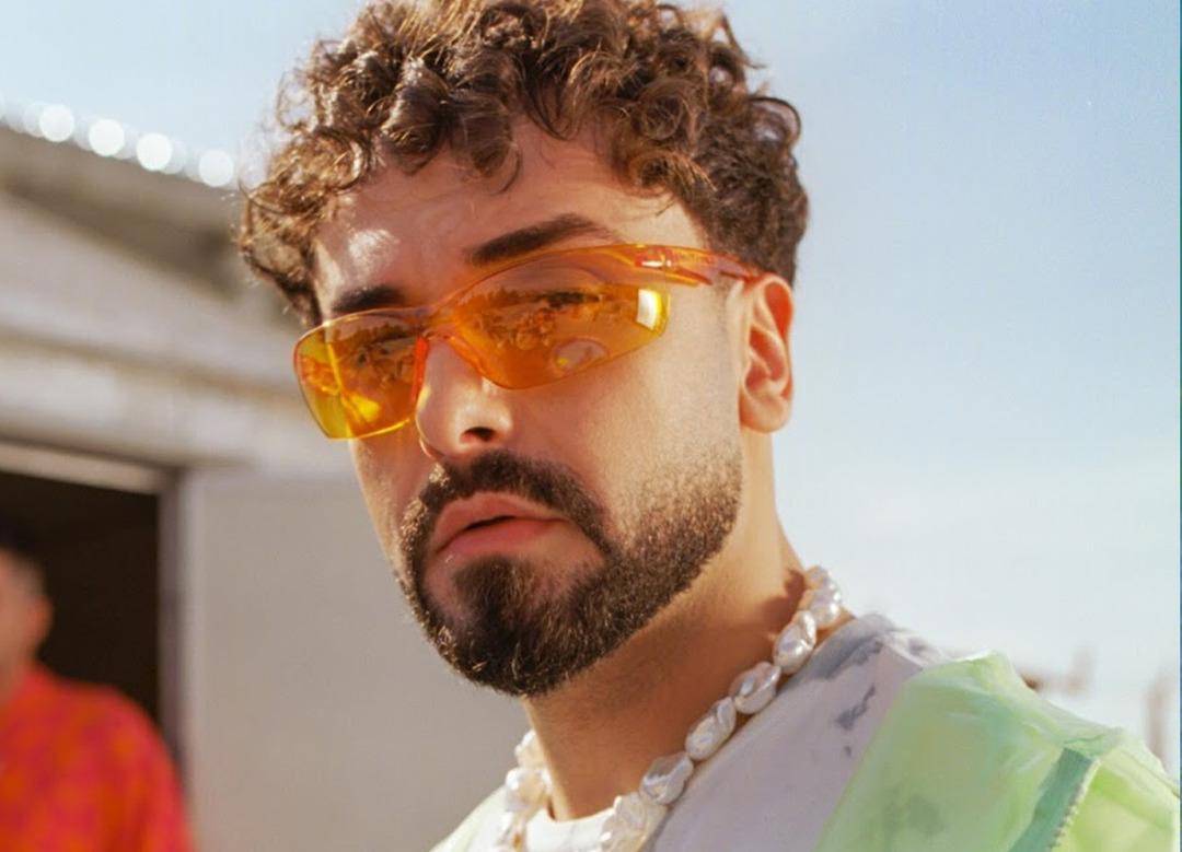 Sefo'nun Altın Kelebek kost&uuml;m&uuml; dalga konusu oldu! Bakın neye benzetildi