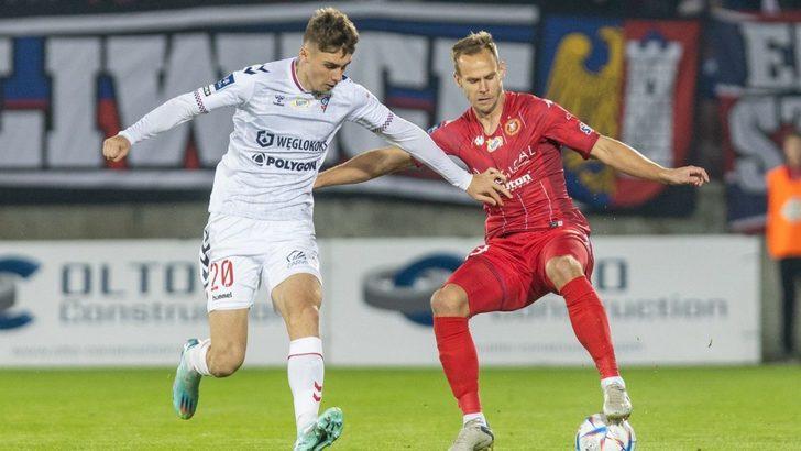 Taraftarı çıldırtan hamle! Lukas Podolski'den genç yıldıza engel: Fenerbahçe'ye gidemezsin G2