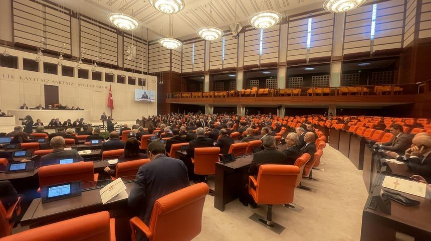 Görüntüler Fuat Oktay konuşurken çekildi! CHP'lilerden "Salon boş kaldı" iddiası: "AK Parti kendi kadrolarından da ümidi kesmiş"