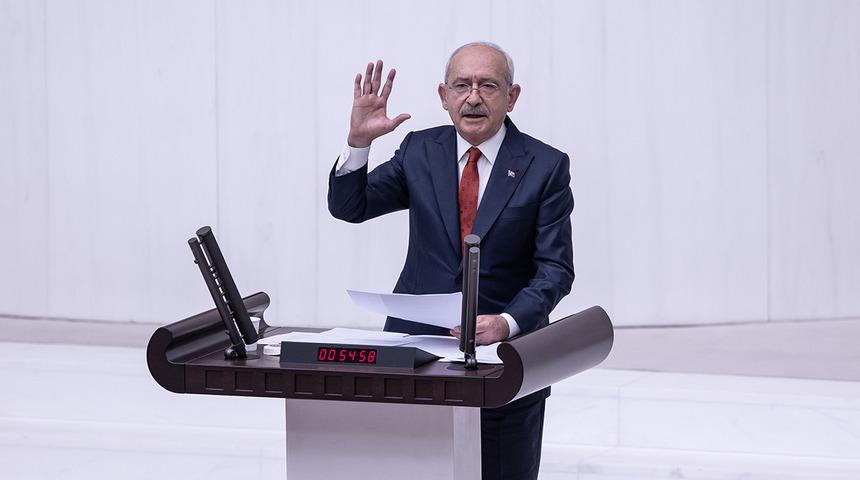 Son dakika: CHP Genel Başkanı Kemal Kılı&ccedil;daroğlu konuştuğu sırada Meclis'te gergin anlar! 'Ağlamayın arkadaşlar'