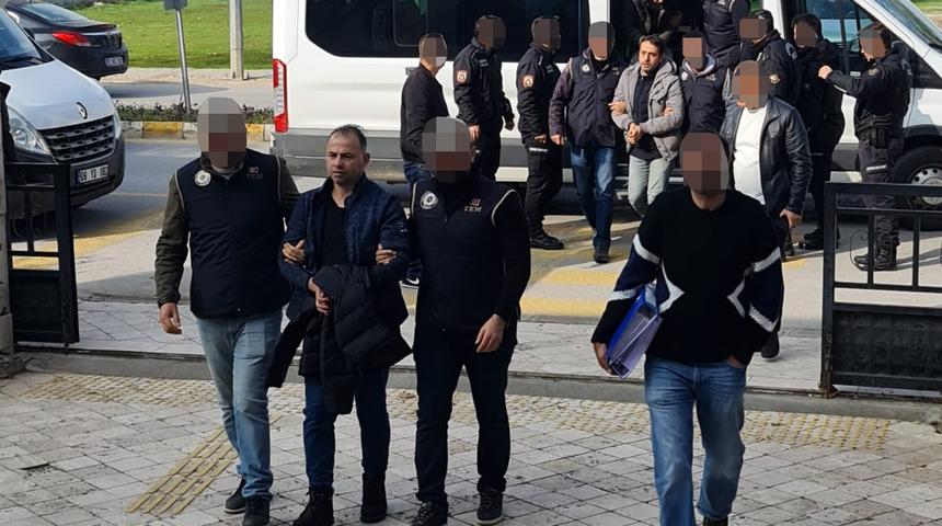 Aydın'da tekneyle yurt dışına kaçmak isterken yakalanan 5 kişi tutuklandı