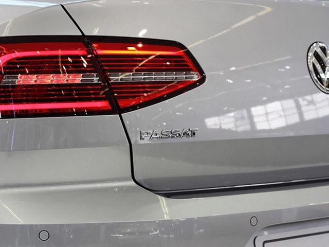 Bir dönem daha sona erdi! Volkswagen listeden kaldırdı... Passat sedan artık satılmayacak
