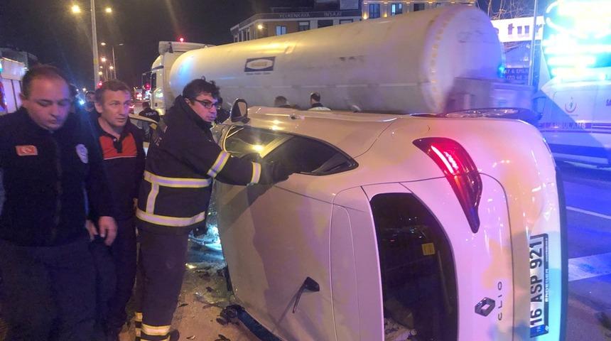 Yalova'da iki otomobil çarpıştı, 4 kişi yaralandı