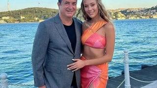 Acun Ilıcalı sevgilisi Ayça Çağla Altunkaya'yla pozunu paylaştı! Ayça Çağla Altunkaya'nın elbisesinin fiyatı dudak uçuklattı