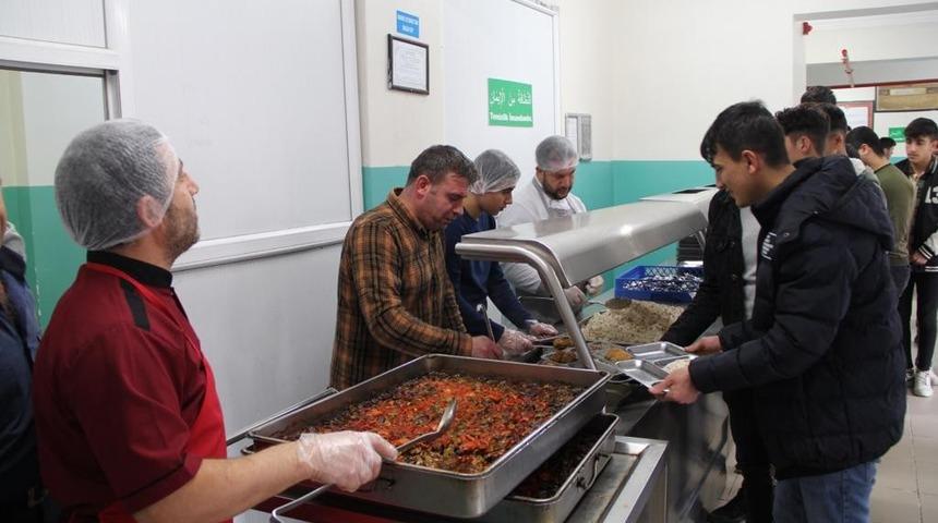 Bitlis&rsquo;te 18 bin 500 &ouml;ğrenciye &uuml;cretsiz yemek hizmeti