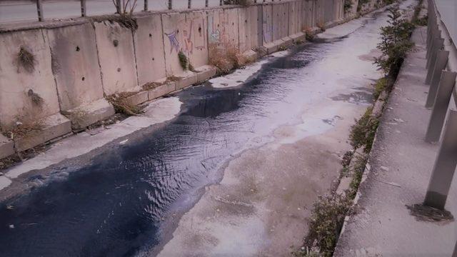 Yer: İstanbul! Derenin rengi mavi akmaya başladı, İSKİ açıklama yaptı... Vatandaş isyan etti: Burada Kolera hastalığı da yaşanmıştı