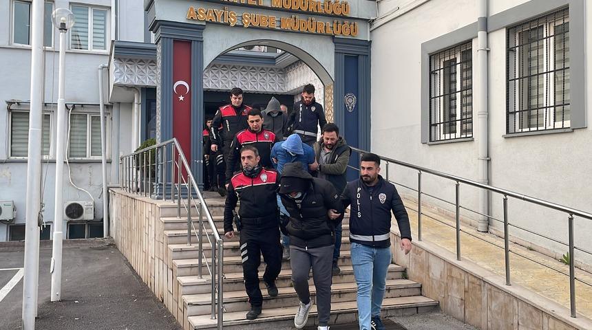 Bursa merkezli fuhuş operasyonunda 12 şüpheli adliyede